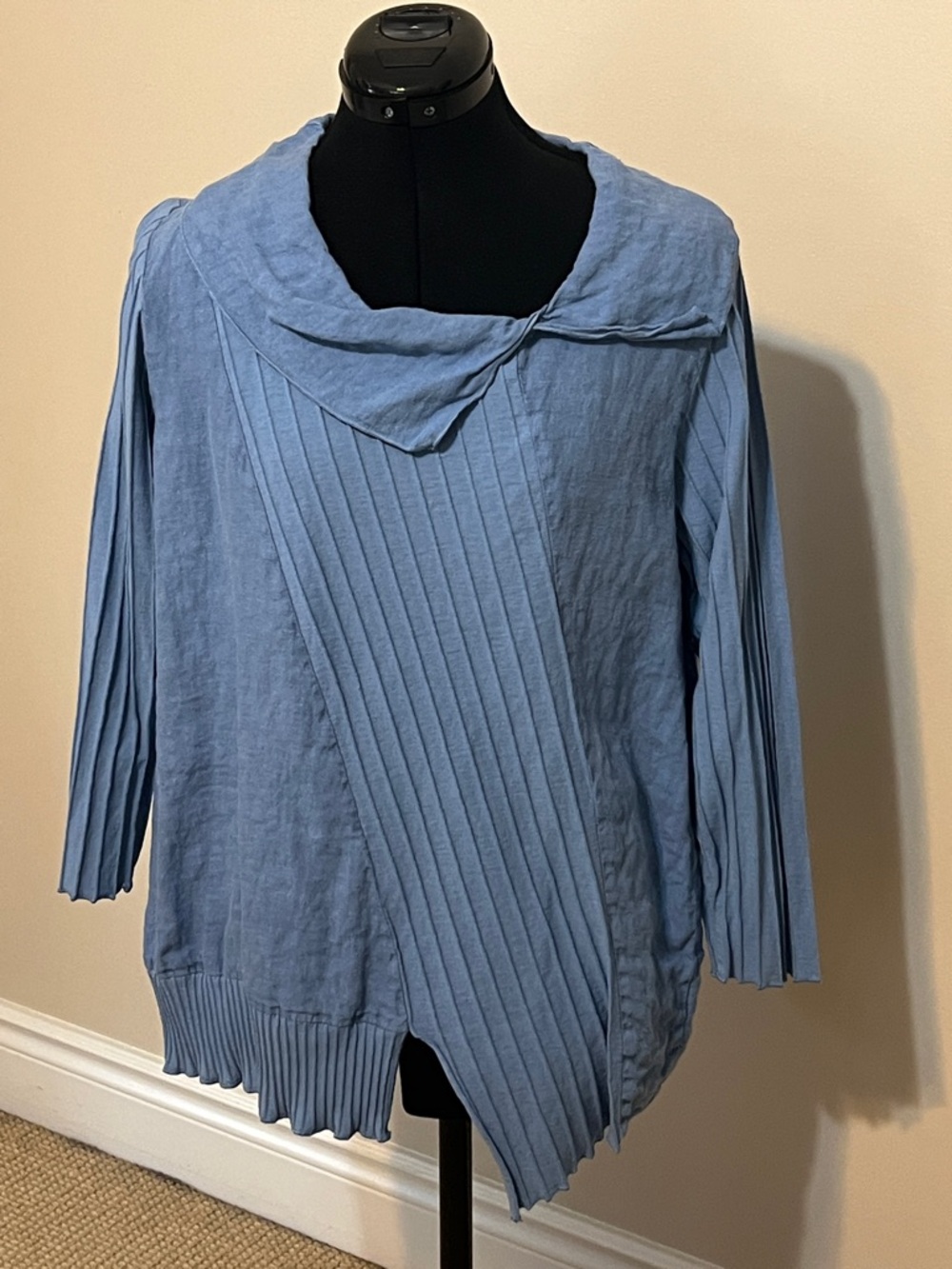 FENINI Linen And Cotton 3/4 Length Sleeve Asymmetrical Top